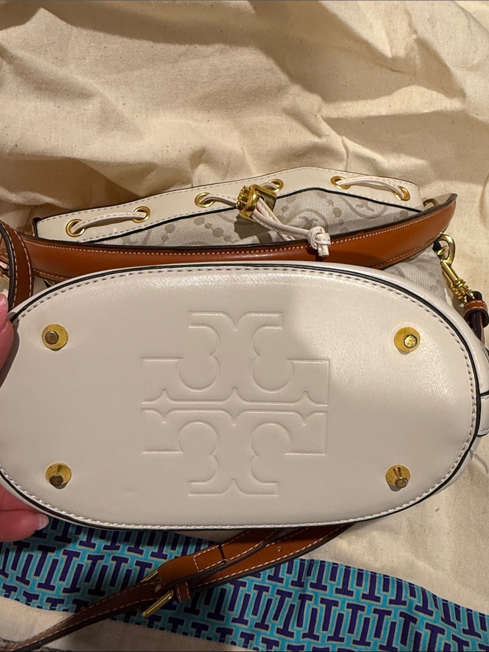 Tory burch monogram bucket bag - Picture 2 of 5
